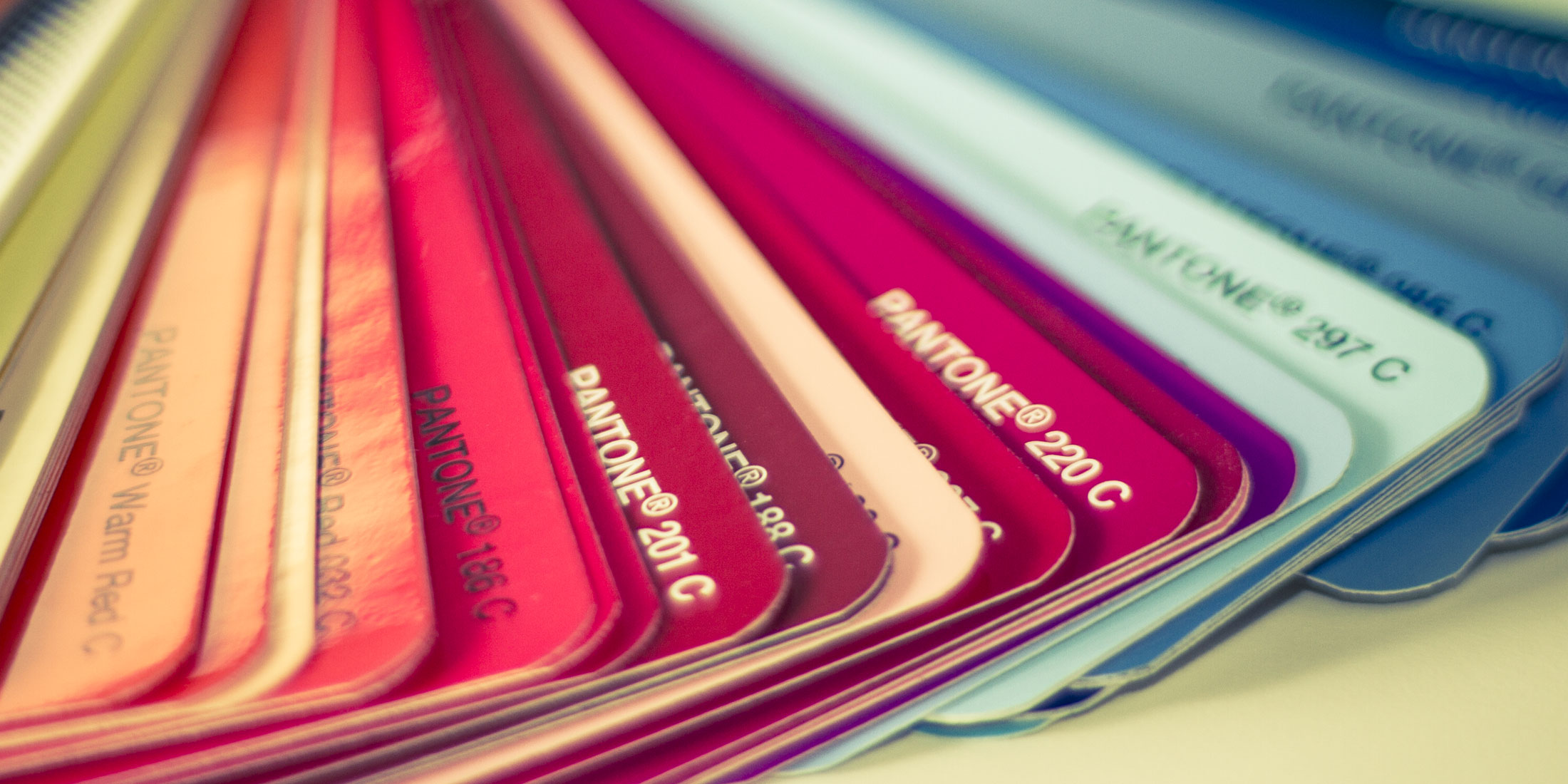 Forskellige cases alt fra website design, præsentationsmatriale tryksager og seo optimering.